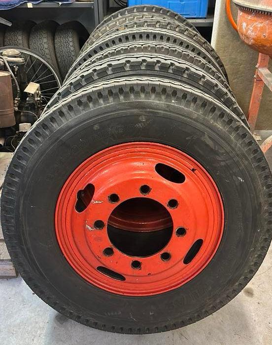 8 Vrachtwagenwielen met banden 8.25R20, 8 gaats x 275, Ophalen, Gebruikt, Vrachtwagen, 275 mm