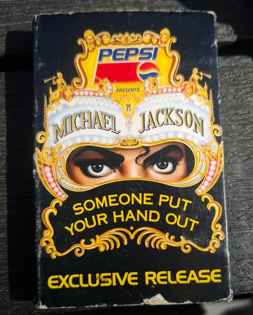 Exclusive Release cassettebandje Michael Jackson, Eén persoon