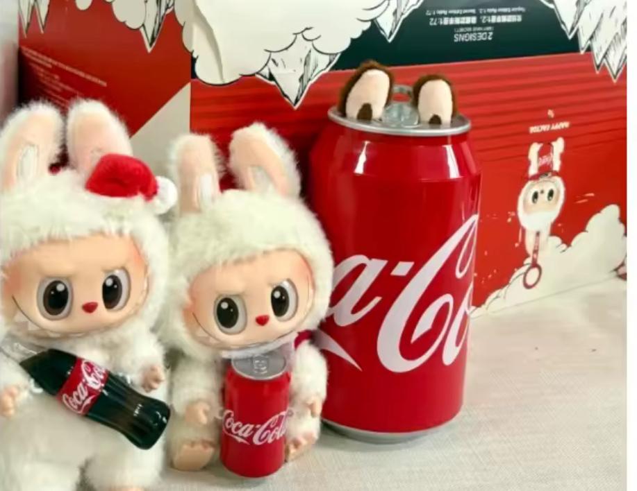 Labubu coca cola versie, Ophalen of Verzenden, Nieuw