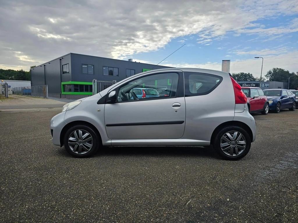 Peugeot 107 1.0-12V Sublime, Stof, Gebruikt, Zwart, 4 stoelen