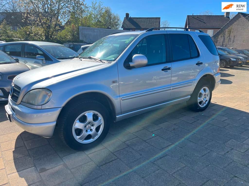 Mercedes-Benz ML 320 automaat 320, Auto's, Mercedes-Benz, Bedrijf, Te koop, M-Klasse, 4x4, ABS, Airbags, Airconditioning, Alarm
