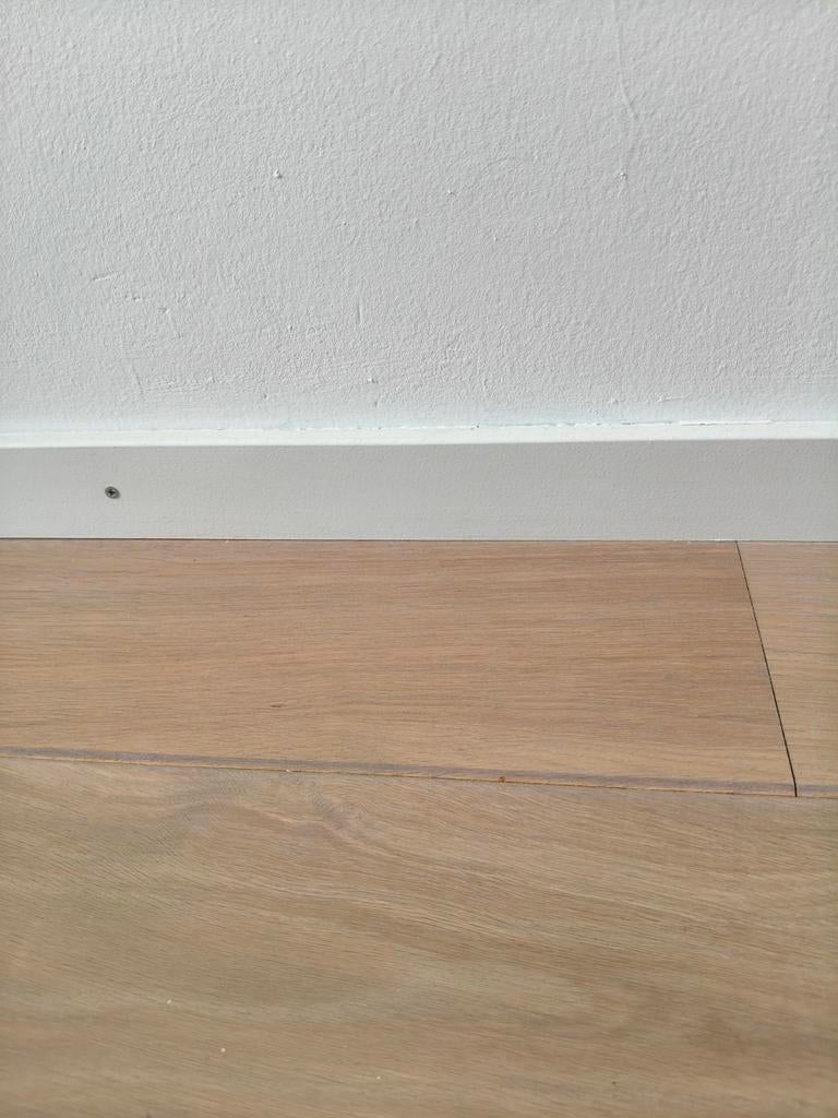 Lichte eikenhouten parketvloer (40m2) met witte plinten, Gebruikt, 50 tot 150 cm, 10 m² of meer, 10 tot 30 cm