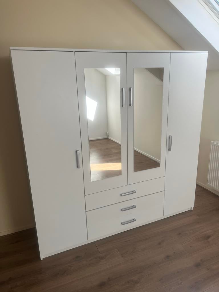 Witte kledingkast met spiegeldeuren en lades, Ophalen, Kunststof, Gebruikt, 150 tot 200 cm