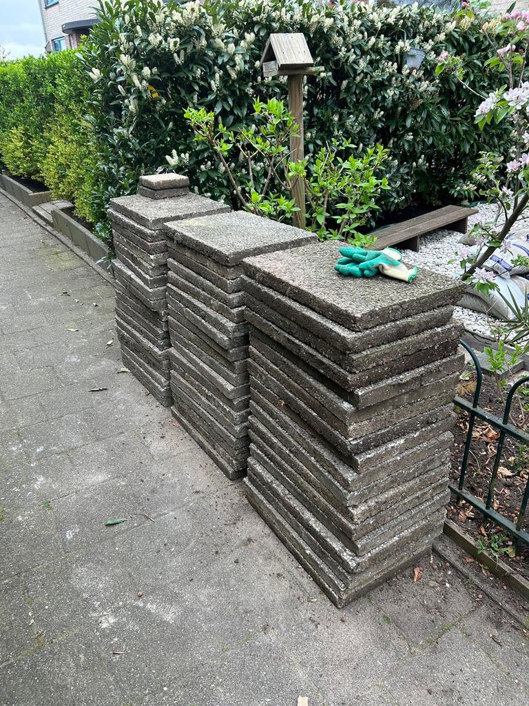 Gratis af te halen: 52 gebruikte grindtegels, Tuin en Terras, Tegels en Klinkers, Ophalen, Gebruikt, 10 m² of meer, Beton