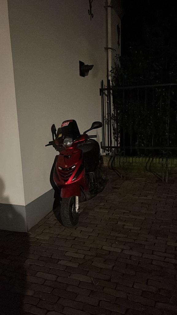 zip 70cc, Fietsen en Brommers, Scooters | Piaggio, Zo goed als nieuw, Ophalen