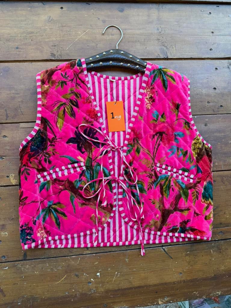 Gilet fluweel roze bloemen fleurig one size, Kleding | Dames, Bodywarmers, Ophalen of Verzenden, Zo goed als nieuw, Maat 38/40 (M)