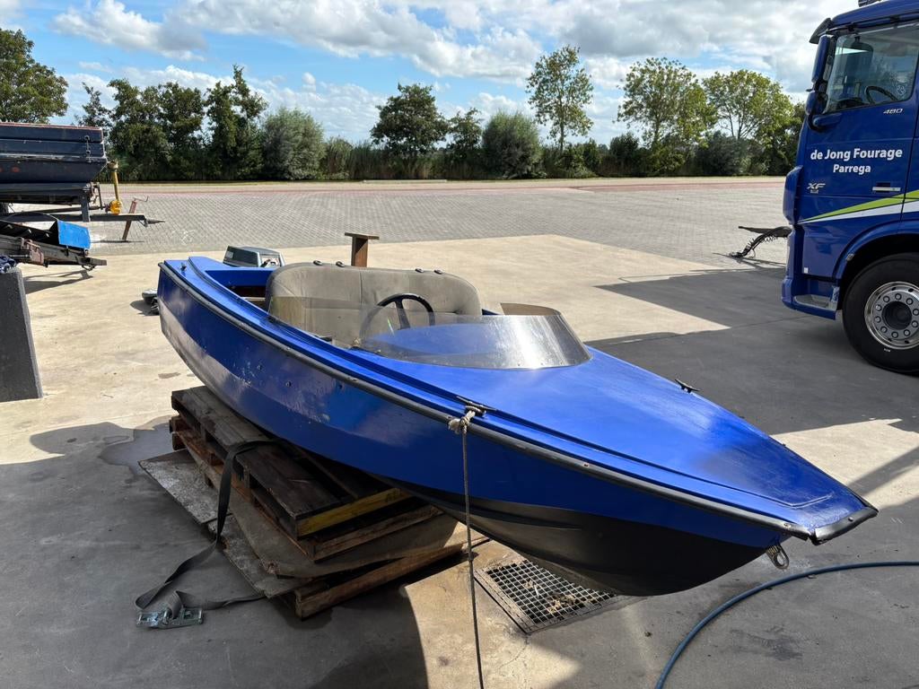 Stevige polyester boot met Yamaha 9.9 PK – Vaarklaar, Watersport en Boten, Motorboten en Motorjachten, Ophalen, Gebruikt, Minder dan 10 pk