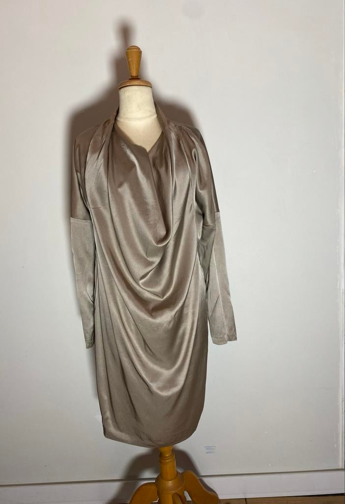 Zijden jurk Dante 6 maat 4, Kleding | Dames, Jurken, Zo goed als nieuw, Maat 38/40 (M), Bruin, Knielengte, Ophalen of Verzenden