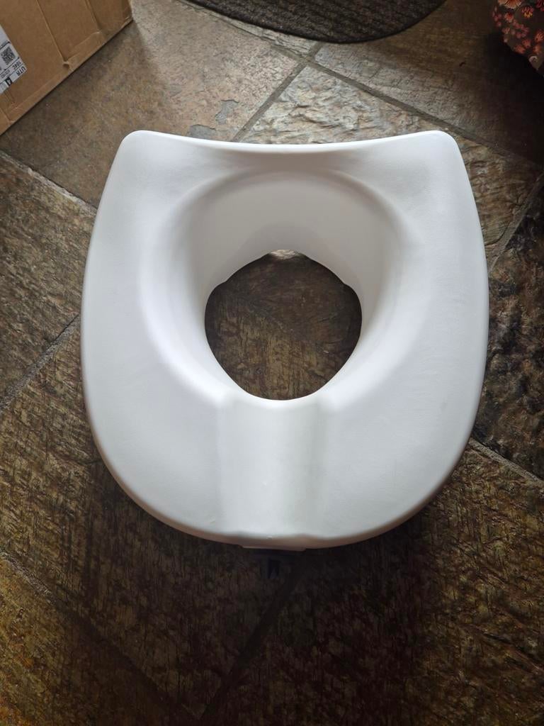 Niet gebruikt! Verhoogde wc bril voor ouderen., Ophalen, Nieuw, Wit, Overige typen