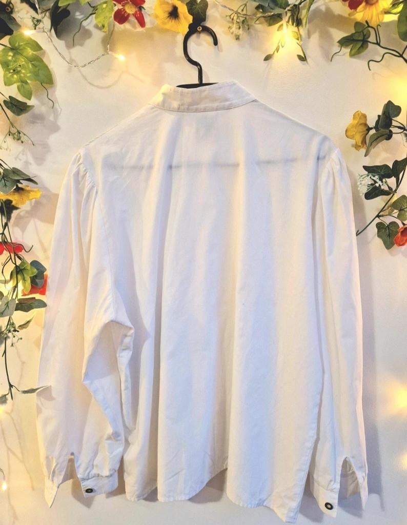 Schattige vintage trachten/borduursel blouse overhemd, Ophalen of Verzenden, Zo goed als nieuw, Maat 46/48 (XL) of groter, Wit