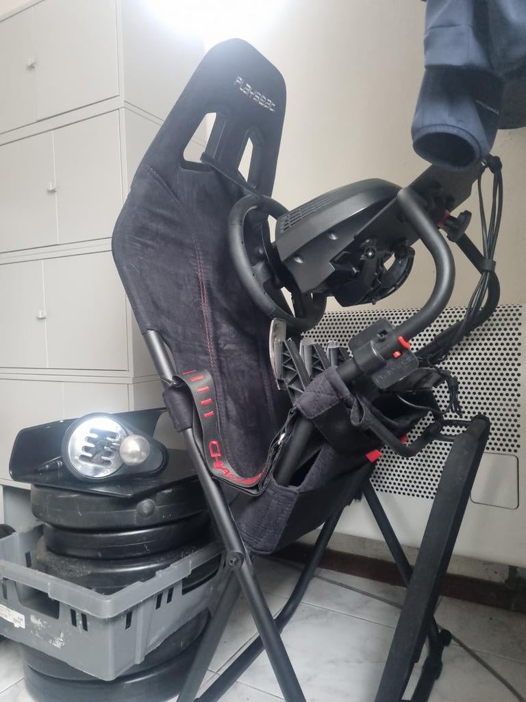 Race stoel met stuur, pedalen en shifter, Ophalen, Gebruikt, 1 speler, Racen en Vliegen