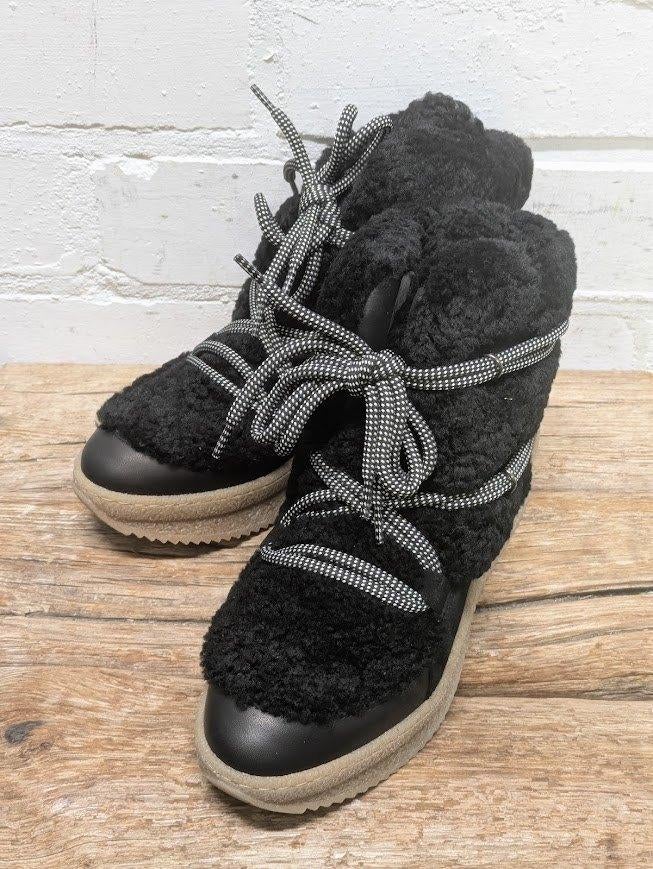 Toral - Sheepskin leren boots maat 37 - Nieuw €270, Kleding | Dames, Schoenen, Zwart, Lage of Enkellaarzen, Nieuw, Ophalen of Verzenden