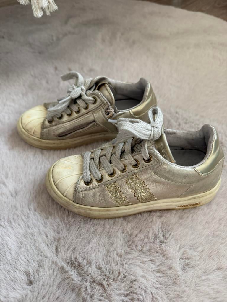 Leuke gouden Pinocchio sneakers – maat 27, Meisje, Schoenen, Ophalen of Verzenden, Zo goed als nieuw