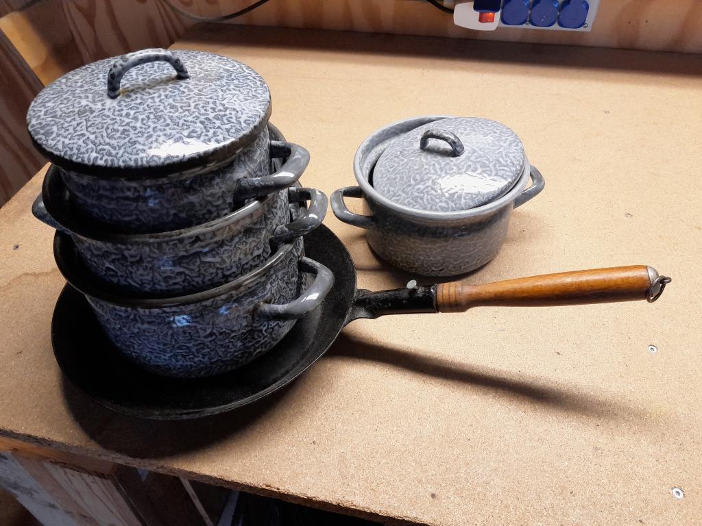Grijs gewolkte emaille pannen - koken op gas, Ophalen