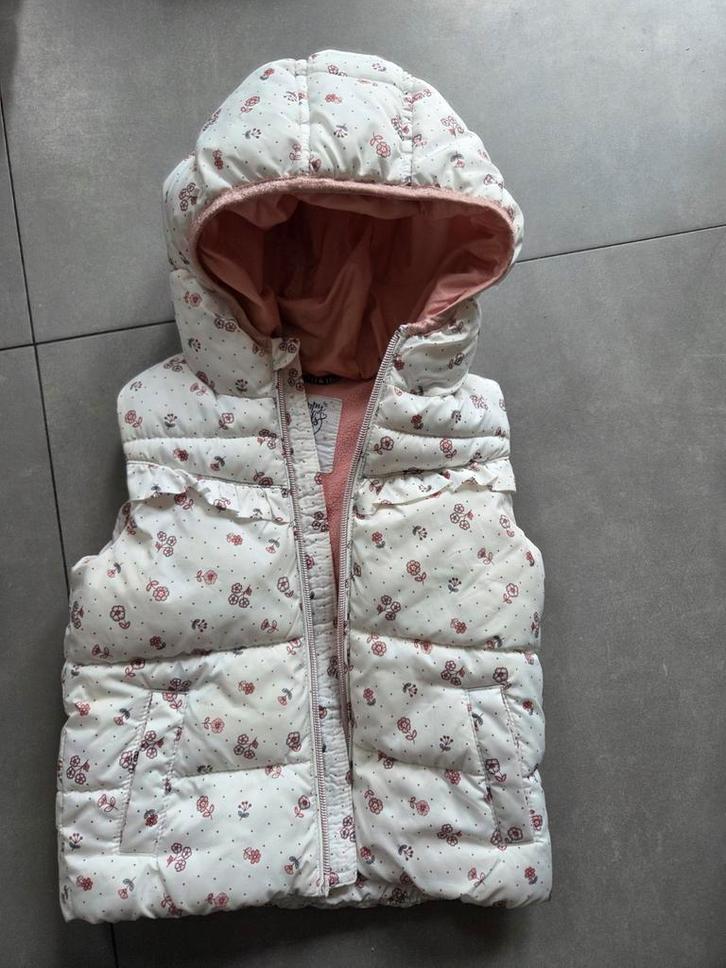 Leuke bodywarmer maat 92, Kinderen en Baby's, Babykleding | Maat 86, Zo goed als nieuw, Meisje, Jasje, Ophalen of Verzenden