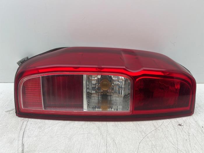 Achterlicht links van een Nissan Navara, Auto-onderdelen, Gebruikt, -, -, Ophalen of Verzenden