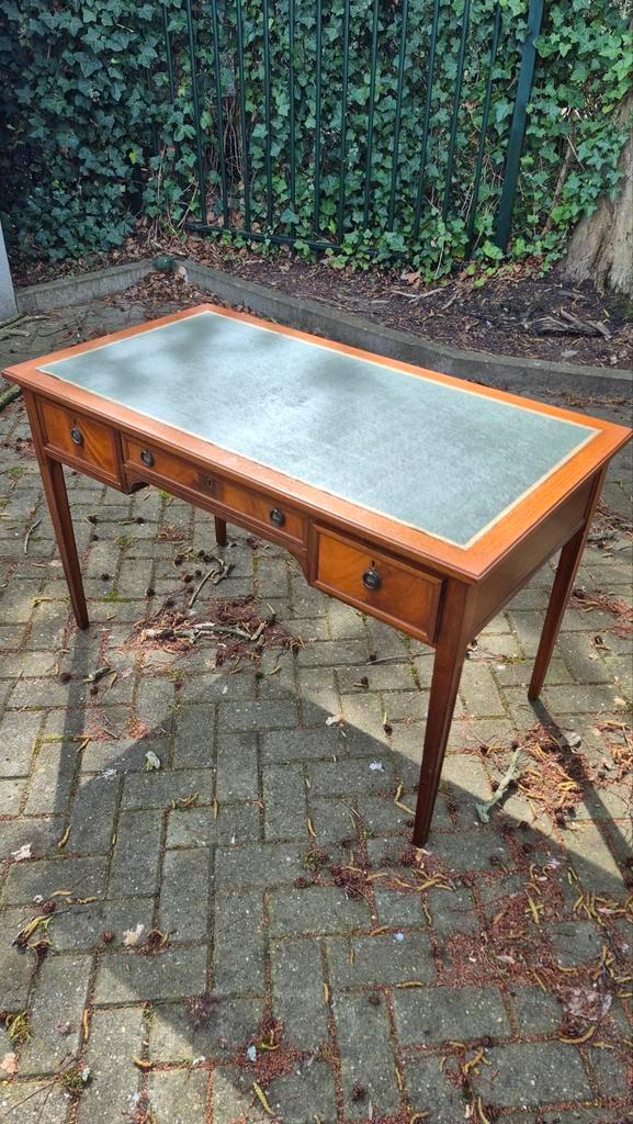 Prachtig Louis XVI bureau met groen lederen blad, Huis en Inrichting, Bureaus, Gebruikt, Overige typen, Klassiek, Hout, Bruin
