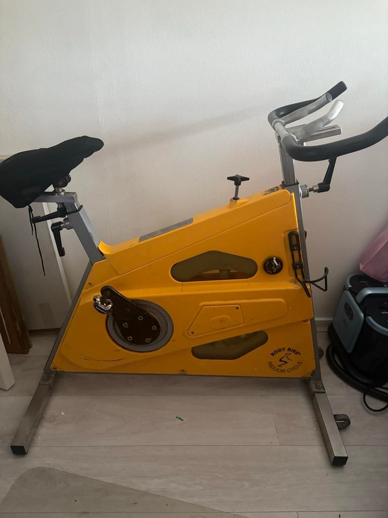 Body Bike Indoor Cycle, Sport en Fitness, Fitnessmaterialen, Ophalen, Gebruikt, Benen, Overige typen