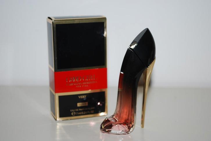 Miniatuur Carolina Herrera Very Good Girl Elixir, Verzamelen, Parfumverzamelingen, Zo goed als nieuw, Miniatuur, Gevuld, Ophalen of Verzenden