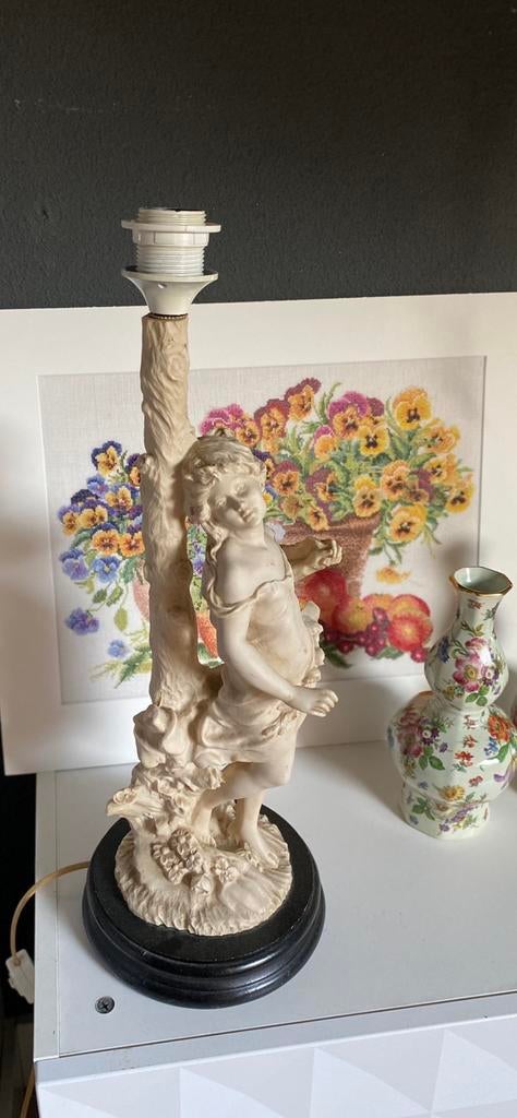 Tafellamp vrouwen figuur polyresin vintage, Huis en Inrichting, Lampen | Tafellampen, Ophalen of Verzenden, Zo goed als nieuw