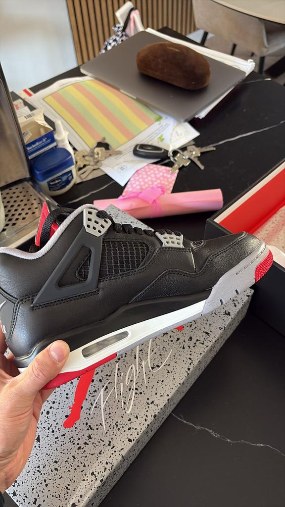 Nike Air Jordan 4 Bred reimagined maat 41, Kleding | Heren, Schoenen, Ophalen of Verzenden, Nieuw, Zwart, Sneakers of Gympen