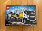 Lego technic 42715 Volvo truck & graafmachine, Ophalen of Verzenden, Zo goed als nieuw
