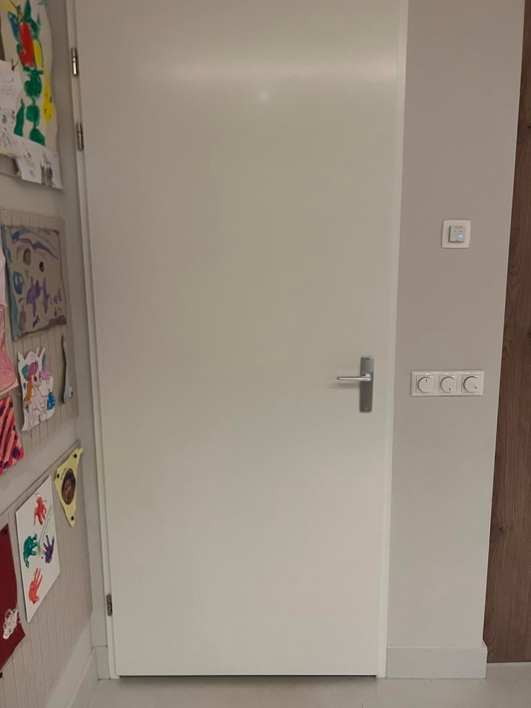 Zo goed als nieuwe witte Svedex opdekdeur, linksdraaiend, Ophalen, 80 tot 100 cm, 215 cm of meer, Binnendeur