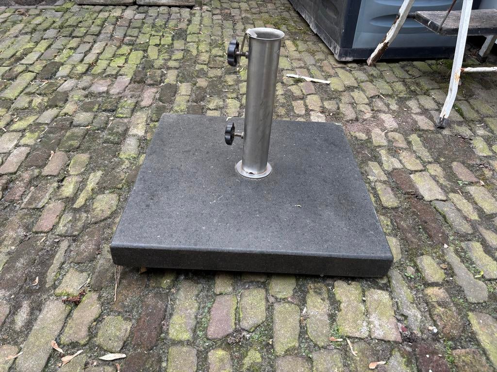 Zware granieten parasolvoet - Stevig en duurzaam, Tuin en Terras, Ophalen, Gebruikt, Minder dan 1 meter, Parasolvoet