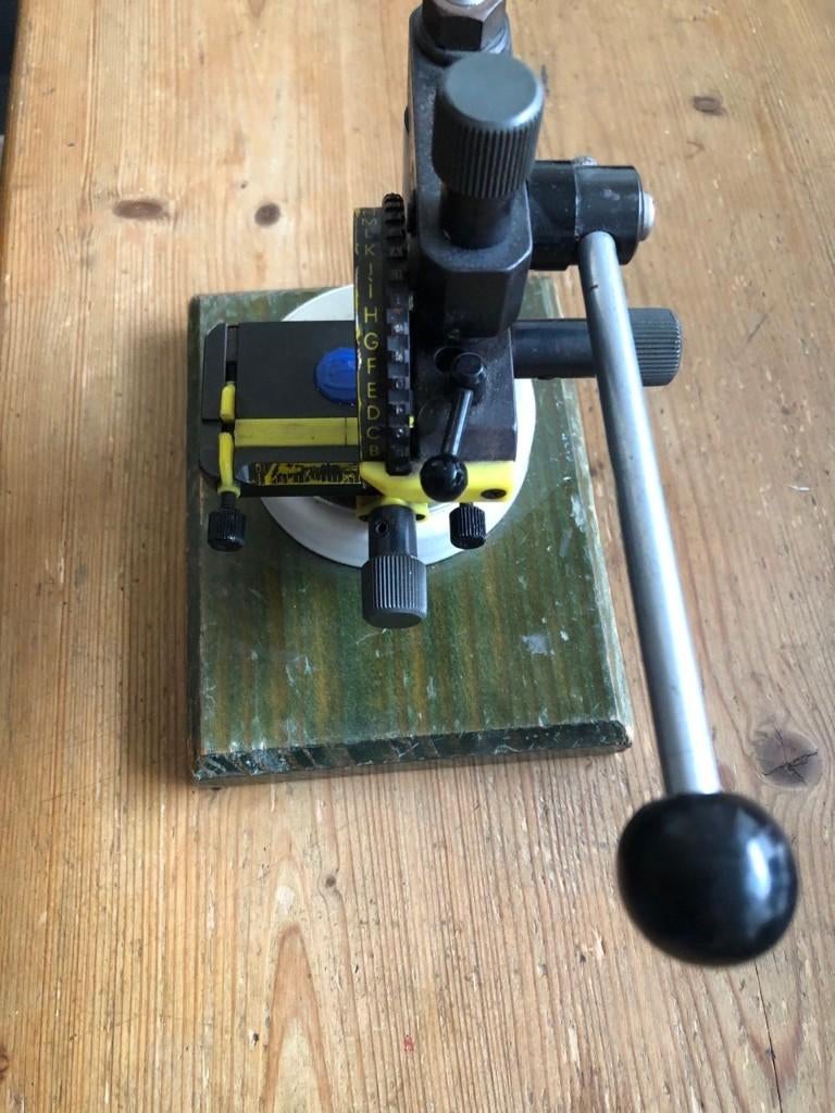 Graveer Clavulus voor het merken van monturen, Doe-het-zelf en Verbouw, Gereedschap | Overige machines, Ophalen, Gebruikt