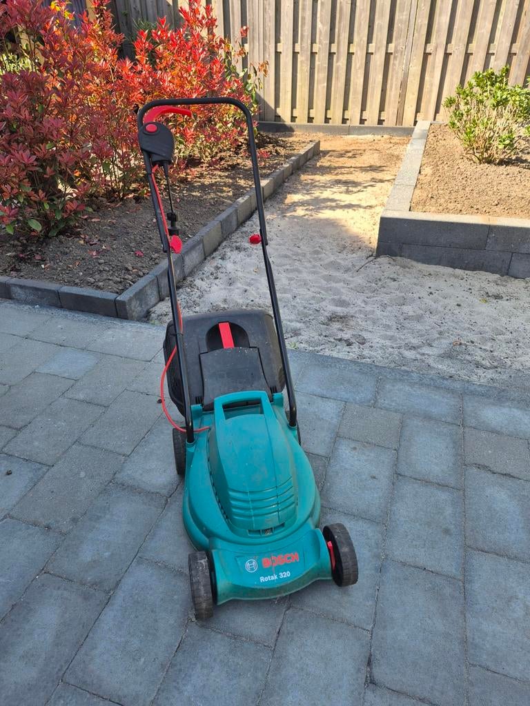 Bosch elektrische grasmaaier met opvangbak, Ophalen, Gebruikt