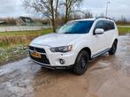 Mitsubishi Outlander 2.4 125KW 4WD 2010 Wit LPG G3, Auto's, Mitsubishi, Zwart, 4 cilinders, 1505 kg, Leder en Stof