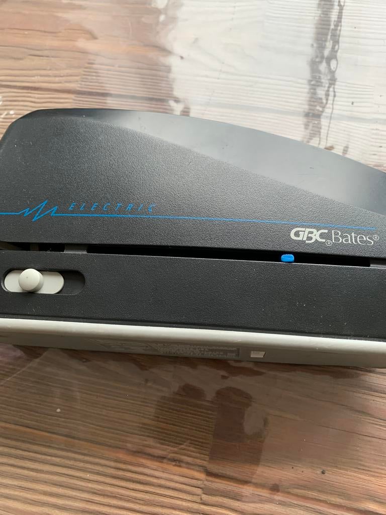 Elektrische nietmachine €10, Auto diversen, Dakkoffers, Ophalen of Verzenden, Zo goed als nieuw