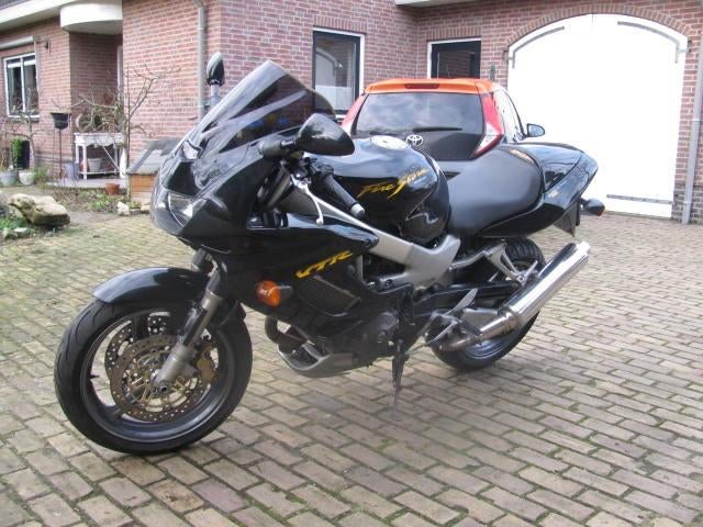 Honda VTR 1000 F, Motoren, Motoren | Honda, Motorrijbewijs A, Bedrijf, Sport, Honda.nl