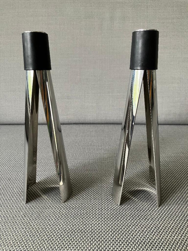 Twee design kandelaren van Bruno Ninaber van Eyben, Gebruikt, Ophalen of Verzenden, Metaal, Kandelaar