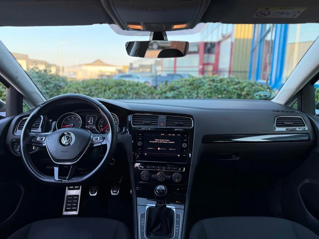 Volkswagen Golf 1.0 TSI 110pk Sound ACC Apple CarPlay Stoelv, Auto's, Volkswagen, Gebruikt, Zwart, 1137 kg, Origineel Nederlands