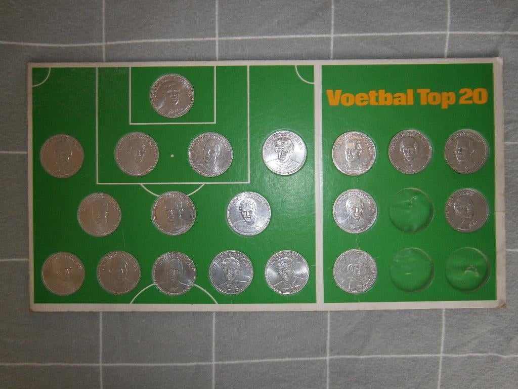 voetbal top 20 verzamelkaart plus 19 munten. Vintage 1970, Ophalen, Gebruikt, Overige binnenlandse clubs, Overige typen