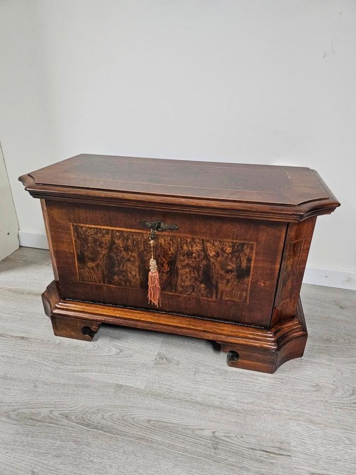 Antieke dekenkist  voor €40,-, Huis en Inrichting, Woonaccessoires | Kisten, Gebruikt, 50 tot 75 cm, Minder dan 50 cm, 50 tot 100 cm