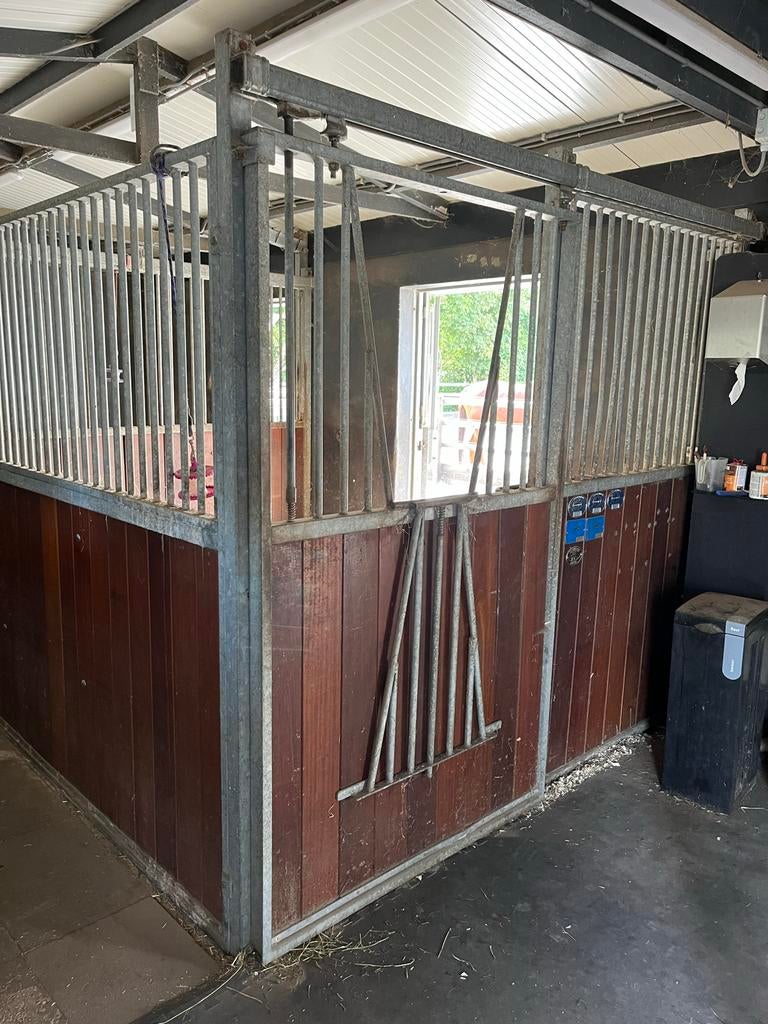 Te koop diverse stalwanden, paardenbox, Ophalen, Gebruikt, Overige soorten