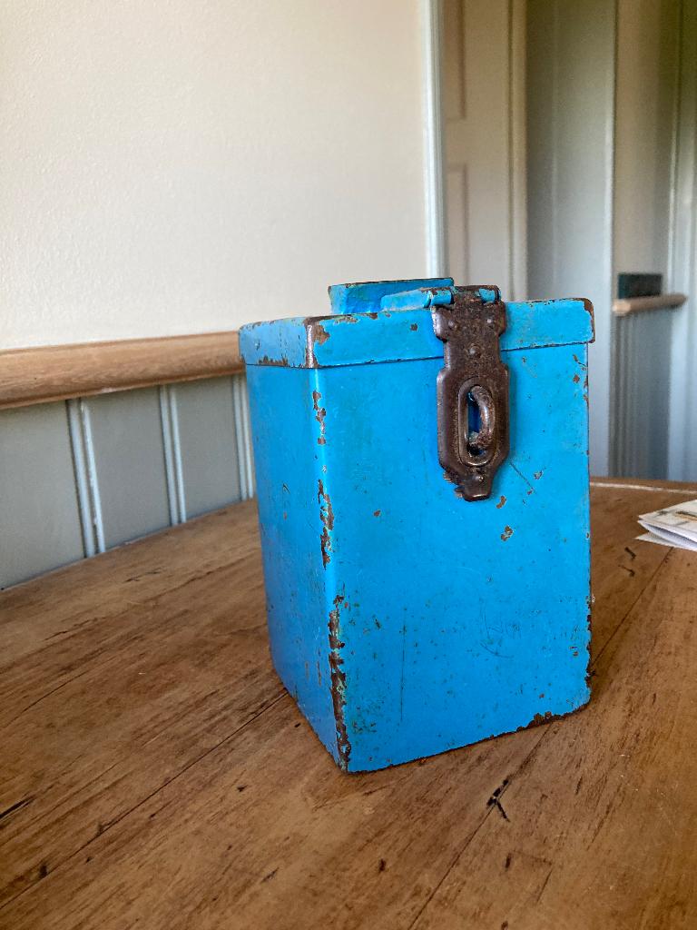 Oude blauwe collectebus, Ophalen of Verzenden