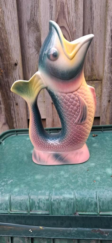 Vintage Saint Clement karaf in pastelkleuren - Visvorm, Antiek en Kunst, Antiek | Keramiek en Aardewerk, Ophalen of Verzenden