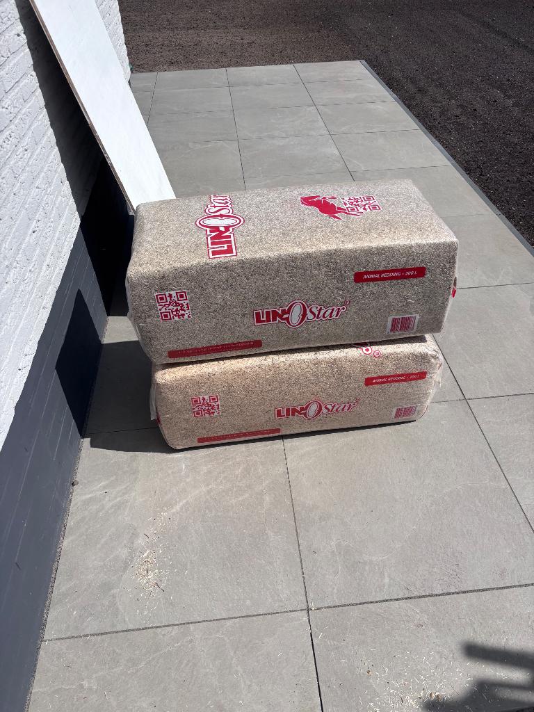 Vlas, houtkrullen, zaagsel