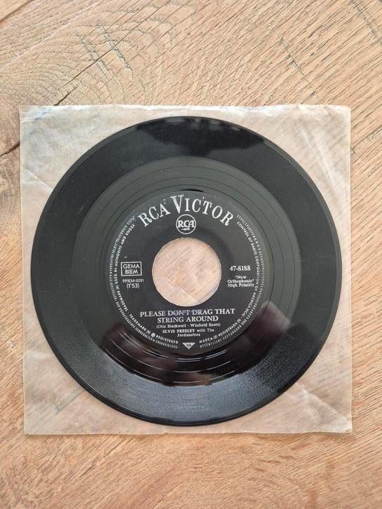 Elvis - Devil In Disguise / Please Don't Drag That String, Cd's en Dvd's, Vinyl Singles, Gebruikt, Single, Pop, 7 inch, Ophalen of Verzenden