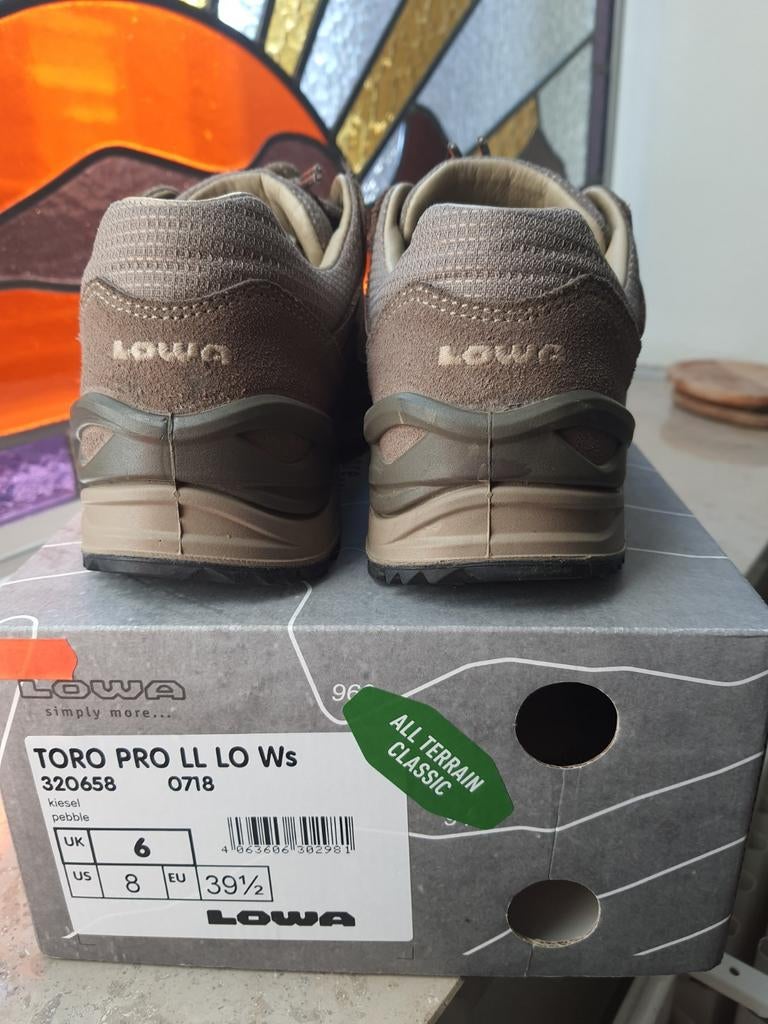 LOWA DAMES WANDELSCHOENEN MAAT 39,5 TORO PRO, Ophalen
