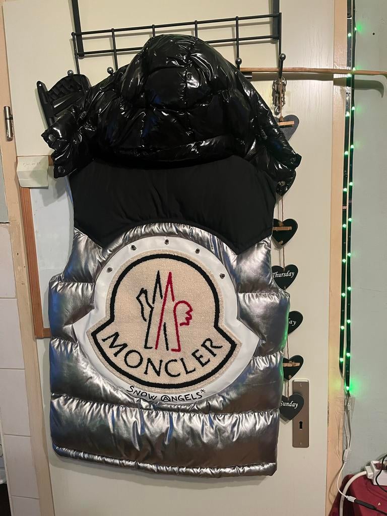 Moncler bodywarmer zilver met zwart, Ophalen of Verzenden, Gedragen, Maat 38/40 (M), Grijs