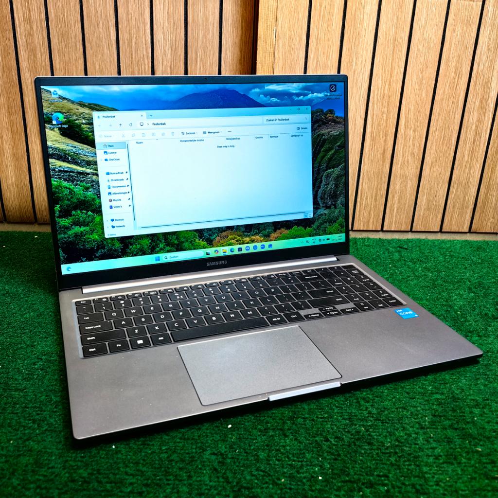 Samsung Galaxy Book4 Intel Core i3-1315U 8GB 256GB, Samsung, Zo goed als nieuw, Support@Samsung.com, 129, Samsung-ro, Yeongtong-gu
Suwon-si, Gyeonggi-do 16677
South Korea