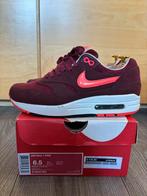 Nike Air Max 1 Jacquard Atomic Red EU39, Kleding | Heren, Schoenen, Overige kleuren, Nike, Ophalen of Verzenden, Sneakers of Gympen