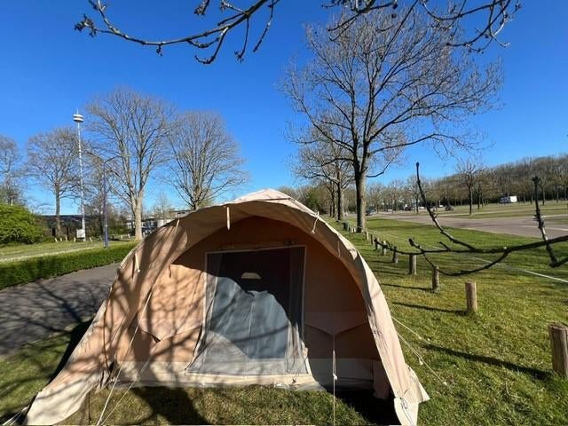 Karsten 350 oppompbare familietent, Caravans en Kamperen, Tenten, Ophalen, Gebruikt, Tot en met 4