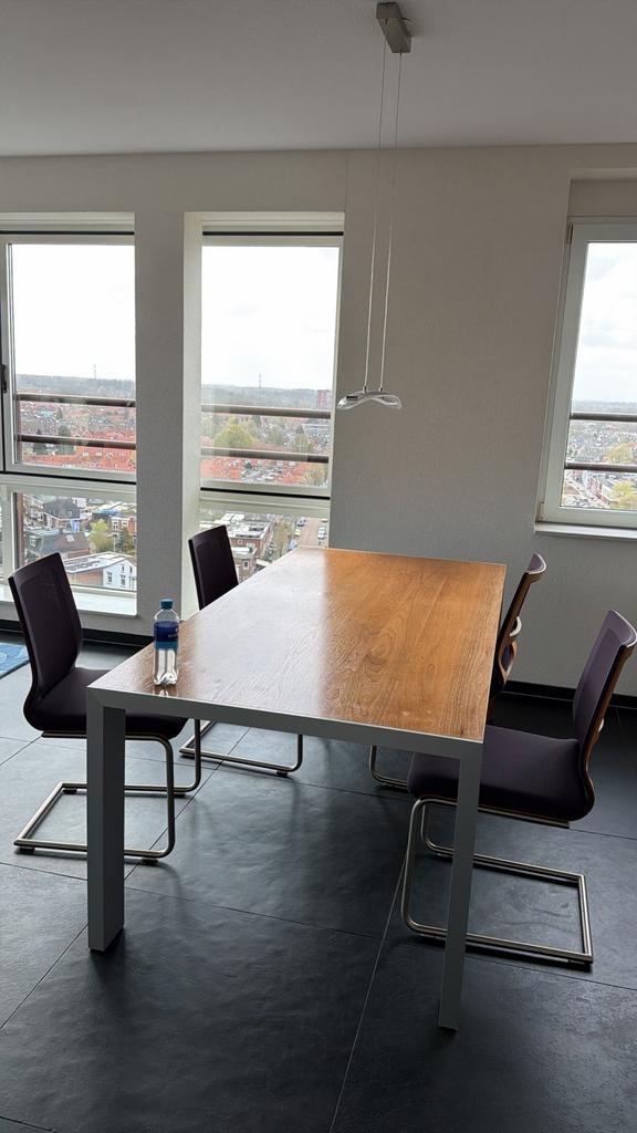 Rolf Benz Design Eettafel met 4 Stoelen - Amerikaans Noten, Ophalen, 50 tot 100 cm, Zo goed als nieuw, 150 tot 200 cm