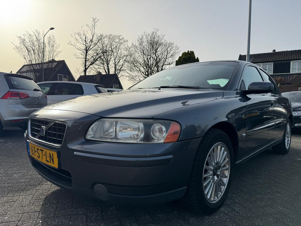 Volvo S60 2.4 Edition II Automaat,Apk 6/5/27,Airco,Cruise,Na, Auto's, Gebruikt, 2435 cc, 1600 kg, Sedan