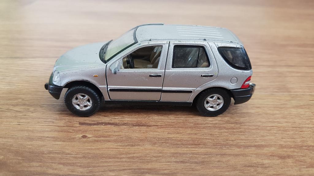 Mercedes-Benz ML / M-Klasse 1e generatie modelauto, Ophalen of Verzenden, Gebruikt, Auto